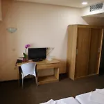 Hotel Iris *