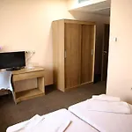 Hotel Iris *